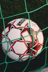 Liverpool verliert in Aston Villa – und die Standardschwäche kostet mehr als Punkte - Beitragsbild auf brandaktuell